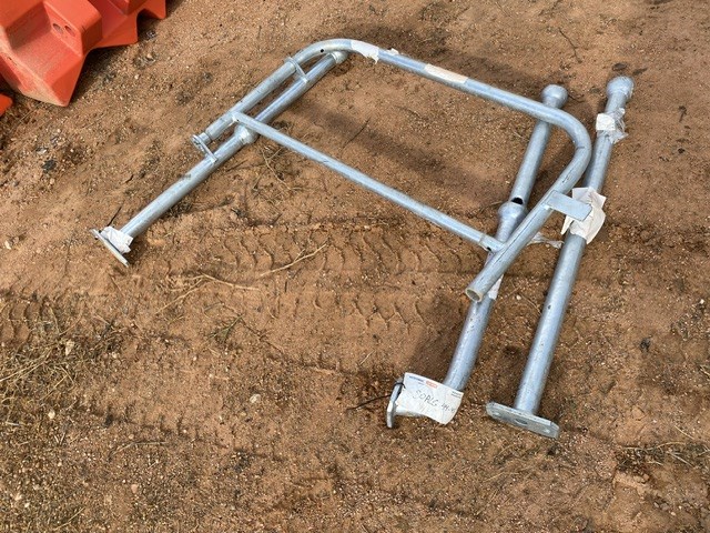 <p>Galvanised Tubular Steel Small Gate</p>