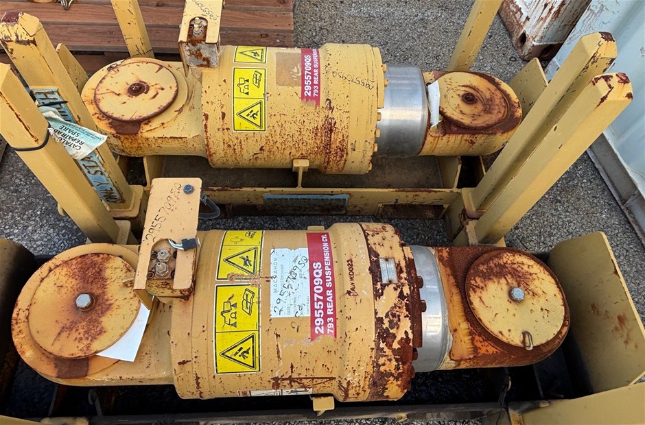 Caterpillar APN# 2955709 CYLINDER SUSPENSION REAR, 793F 793D 793C 789C
