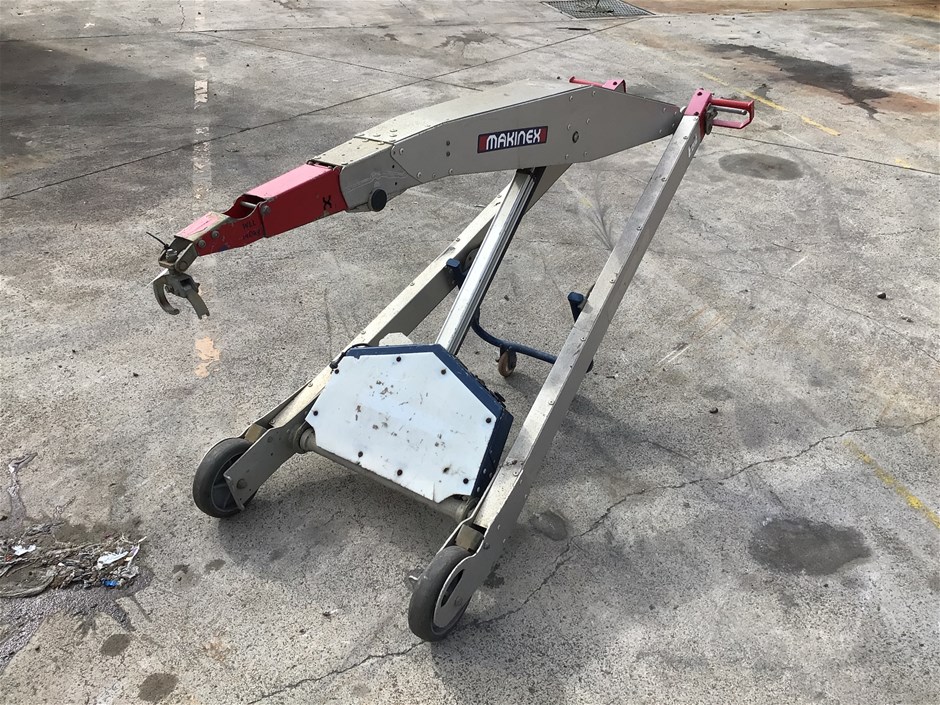 <p>Makinex PHT140 Powered Lift</p>