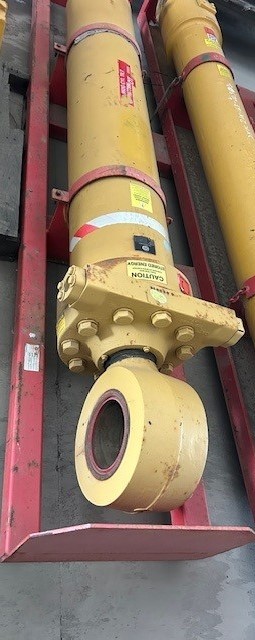 Caterpillar OEM# 1677996 Tilt Cylinder, 992G