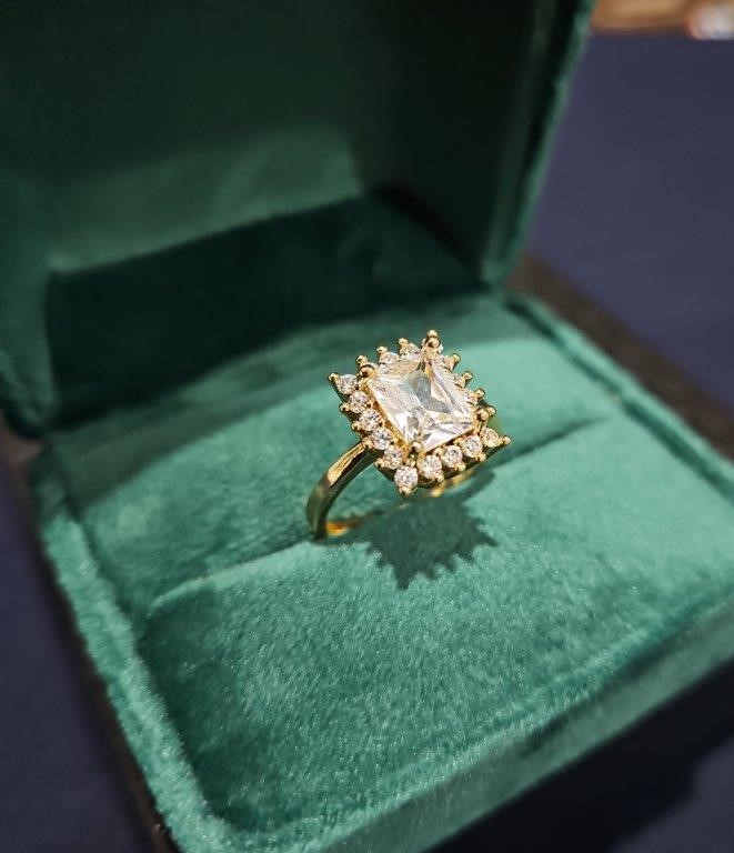 4.0ct 925 Sterling Silver Emerald Brilliant Cut Simulated Diamonds Ring