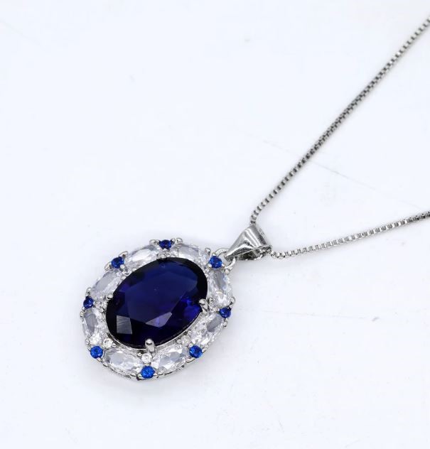 10.0ct Blue Simulated Diamonds Stones Pendant and chain in 925 silver