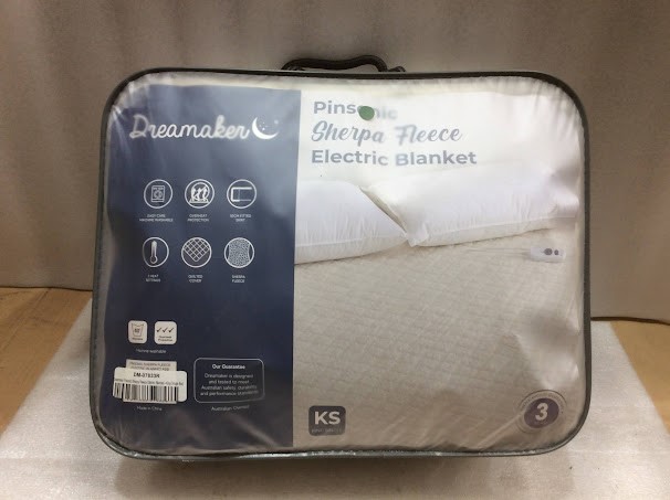 Dreamaker DM-07833R Sherpa Fleece Heated Blanket