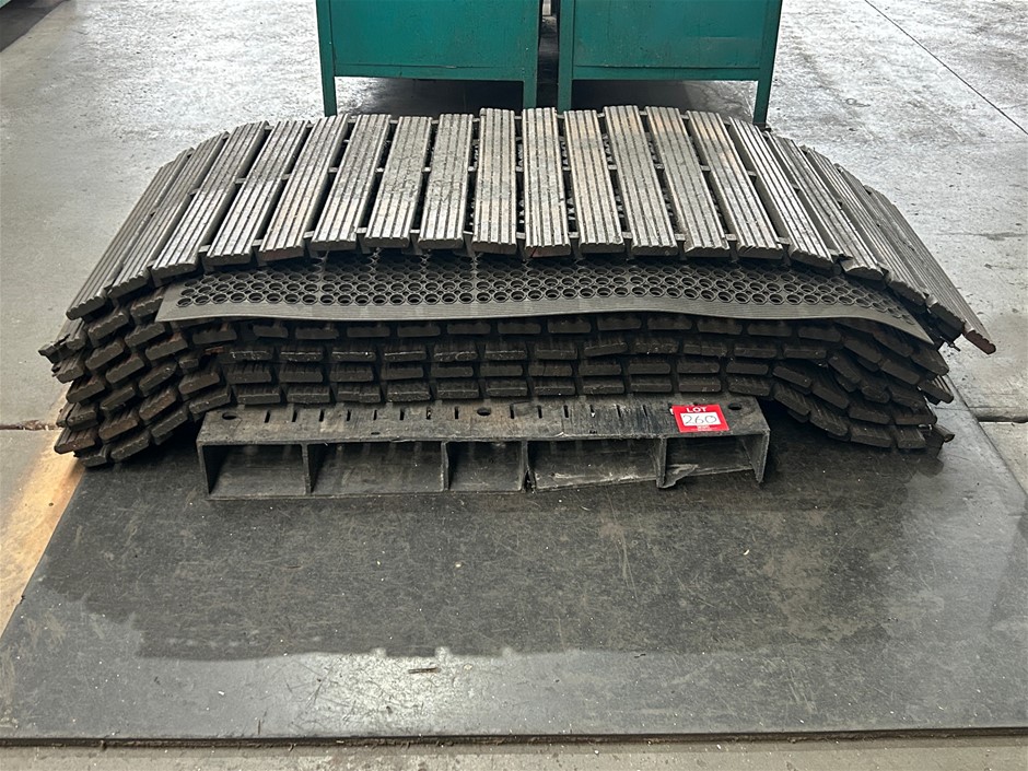 Pallet of Assorted Duck Boards
