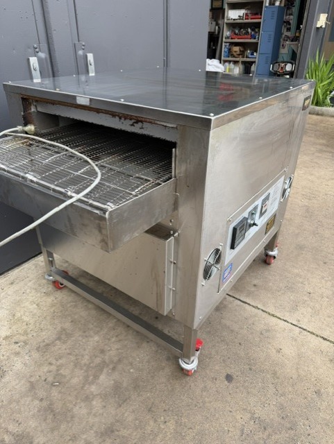 <p>"PR2638 Pocket Rocket 26"" Conveyor Oven with Front Control Panel"</p>