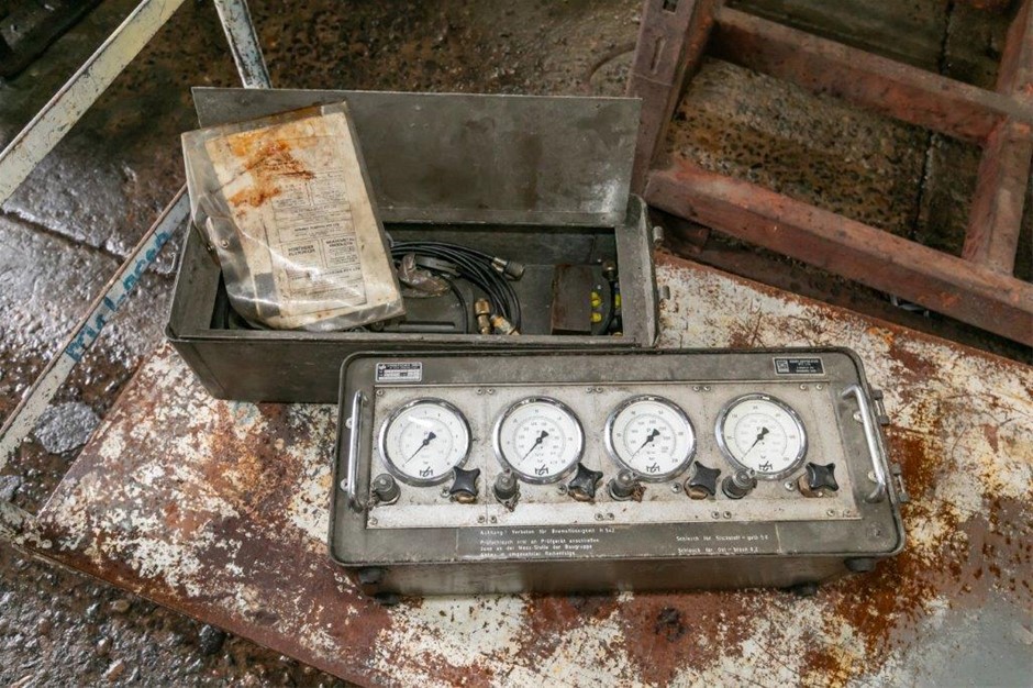 Stauff K84136 Hydraulic Pressure Testing Unit in Carry Case