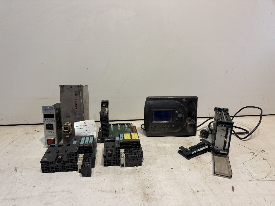 <p>Various used electrical controllers, PLC's, finger print recognition tim