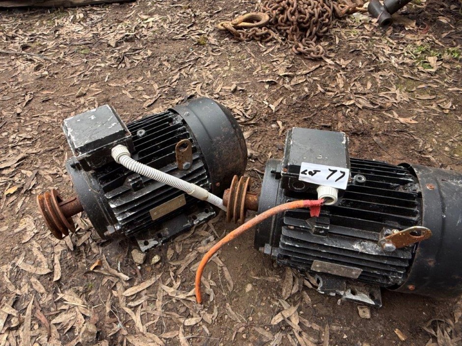 <p>2x 3 Phase Motors</p>
