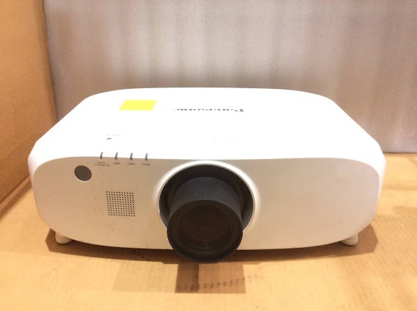 Panasonic PT-EZ770Z LCD Projector