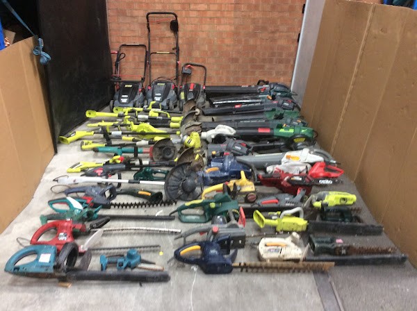 Ozito/Ryobi Mixed Brand and Model Lawn Mowers/Leaf Blowers/Power Tools