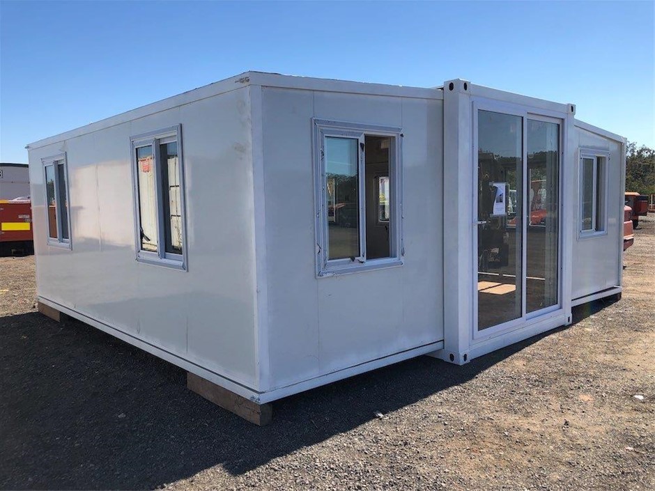 20ft Portable Fold Out House (Unused)