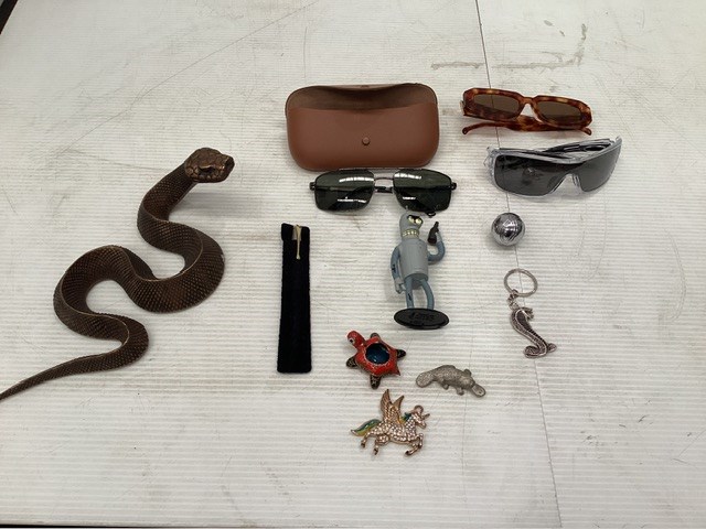 <p>Assorted Homewares And Sunglasses </p>