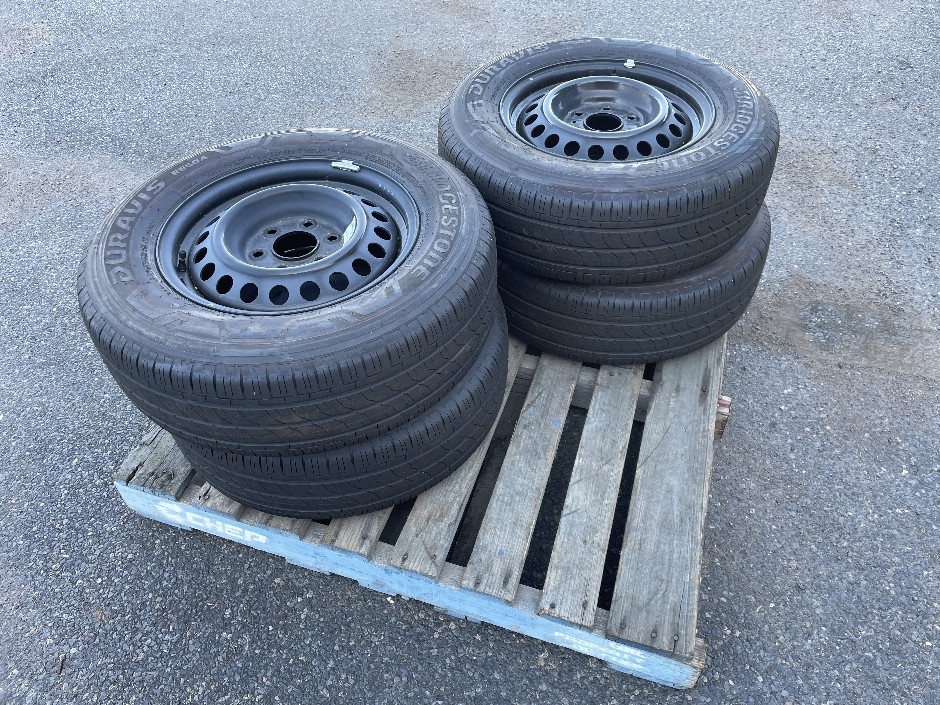 4 x Wheels ex H300 Toyota Commuter