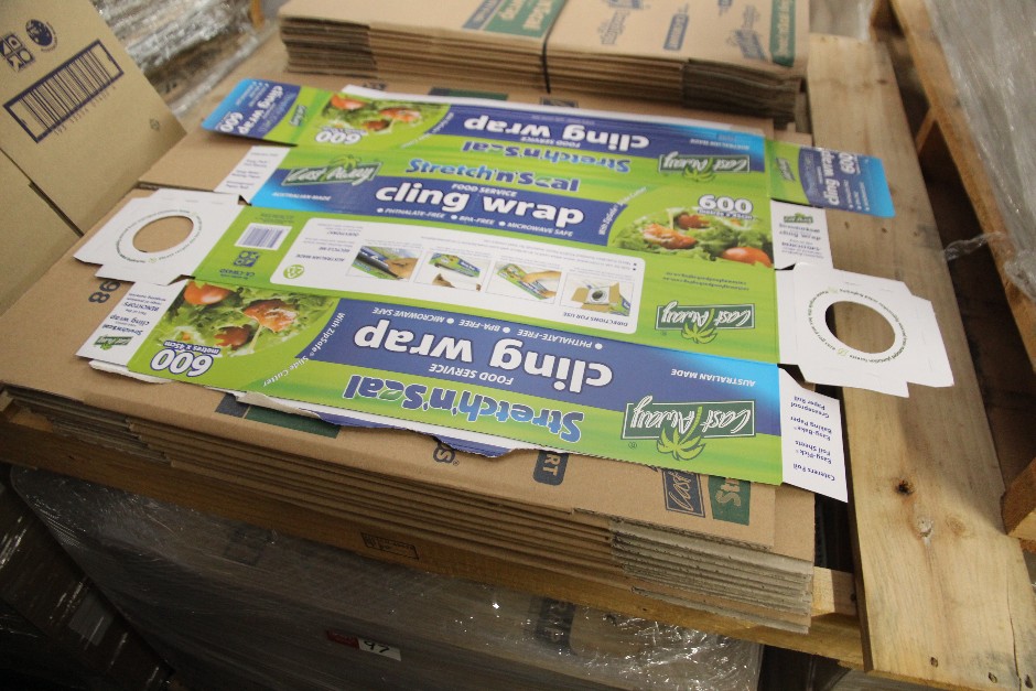 <p>Cast Away Handy Wrap Product Packaging Boxes</p>
