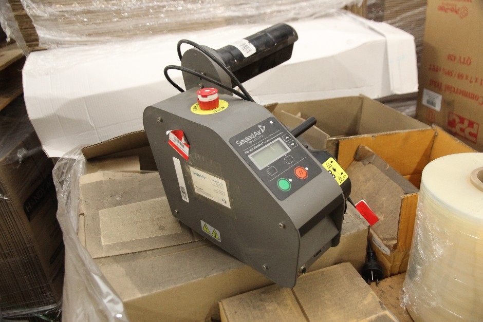 <p>Store Wrapping Items</p>