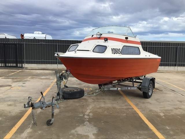 SA - Seaventure Half Cabin Boat
