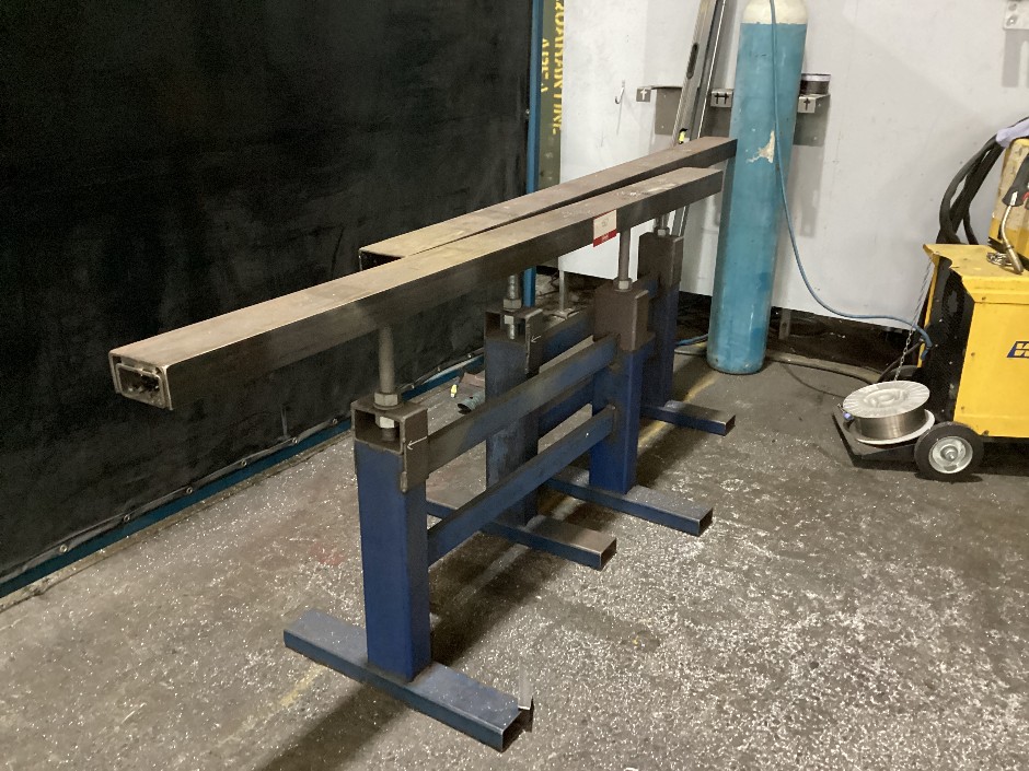 <p>2 x Adjustable Heavy Work Stands</p>