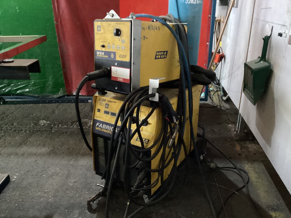 <p>Wia Weldmatic Fabricator CP135-2 Mig Welder</p>
