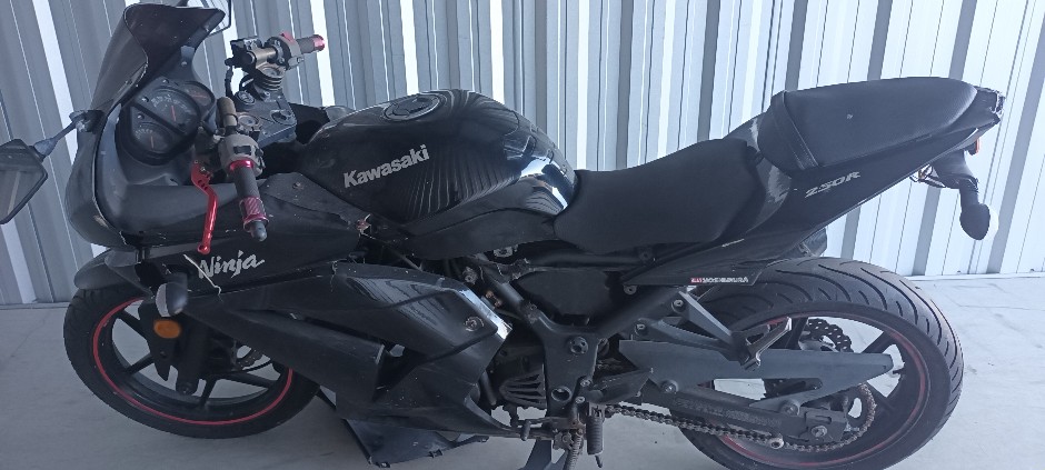 Overdue Storage - 2010 Kawasaki EX250J Motorcycle