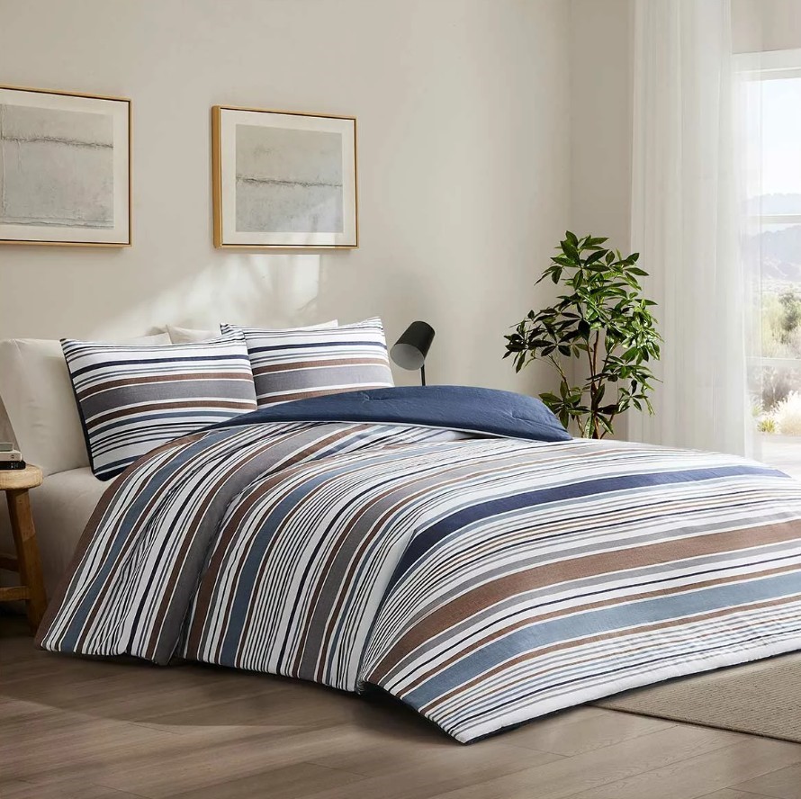 SERELENA Bed Comforter Blanket Only, Queen, Montery Stripe. NB: no packagin