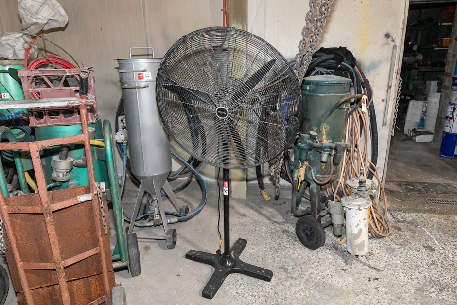 <B>Bristal Pedestal Fan</B>