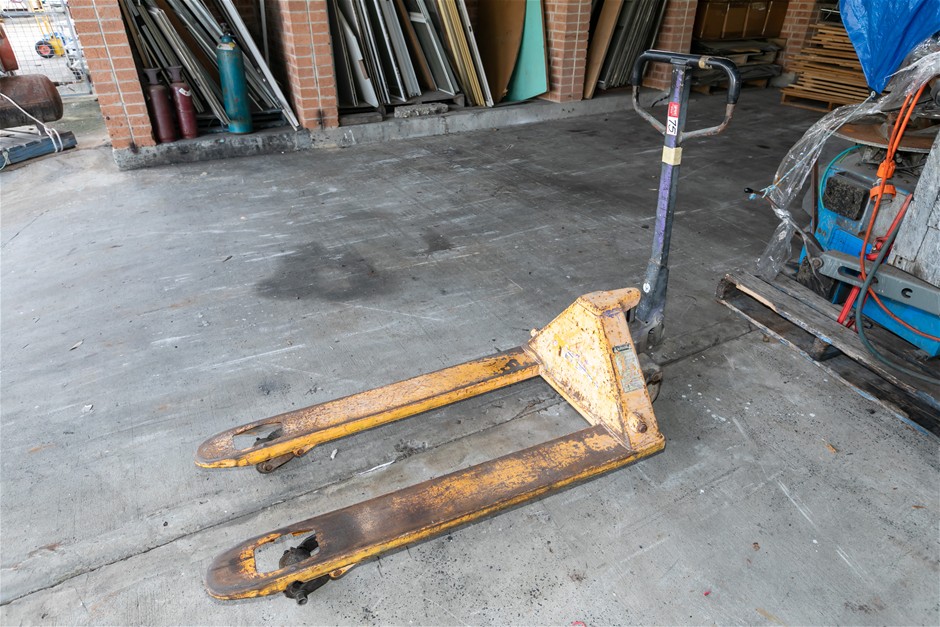 <B>Hydraulic Pallet Jack</B>