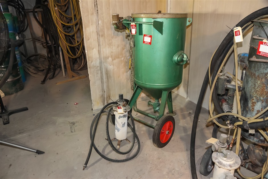 2011 CLEMCO 2452 Contractor Mobile Grit Blasting Unit