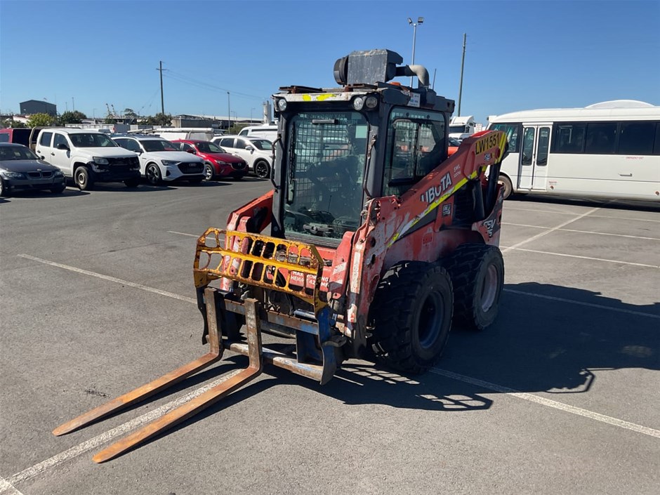 Kubota SSV75 Skid Steer Loader (Wheeled) & Attachments