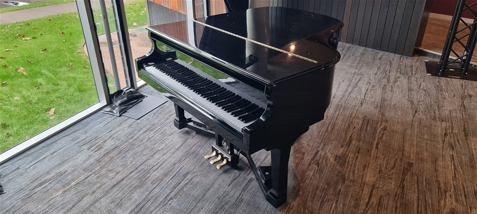 Falcone GF-62 Baby Grand Piano