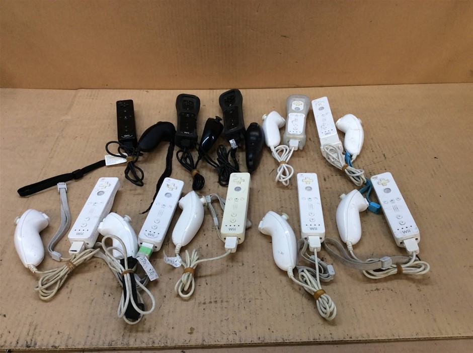 Nintendo Wii Remote And Nunchuck Video Game Controllers (Lot of 10)