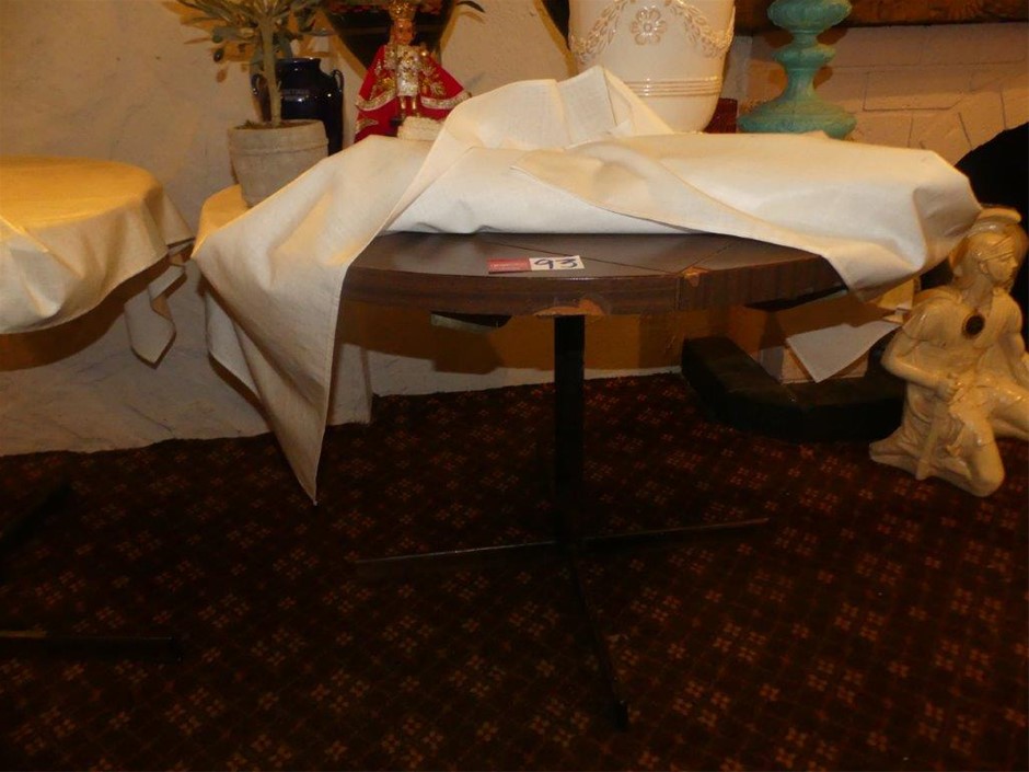 <B>Café Table (Round)</B>
