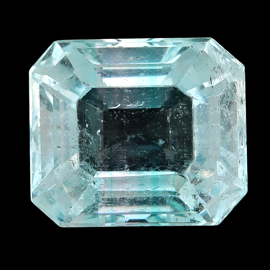 1.35 Carats Green Beryl Emerald
