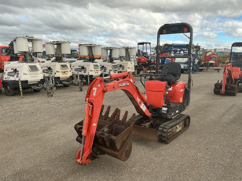 <p>Kubota K008-3 Mini Excavator</p>