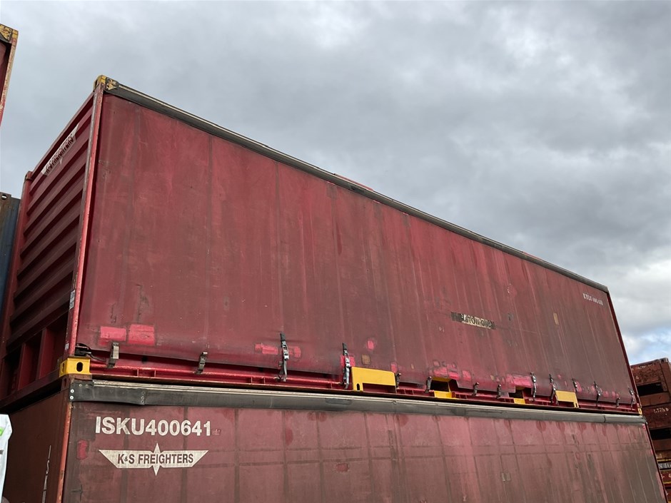 <p>Doric 40 ft Curtainside Shipping Container</p>