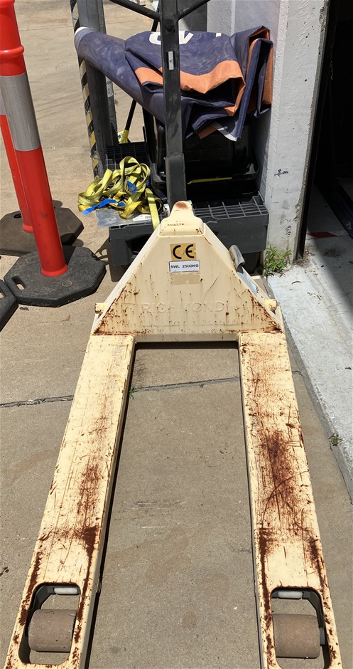 4x Pallet Truck - 2.5t - Northern Region Toolstore