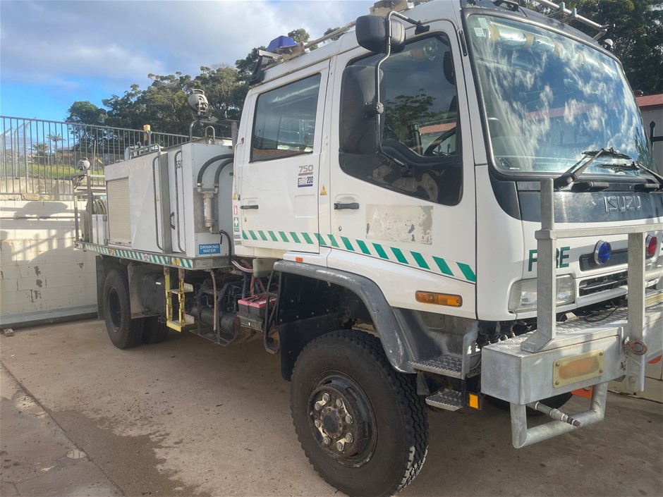 2001 Isuzu FTS750  4WD Fire Fighting Truck