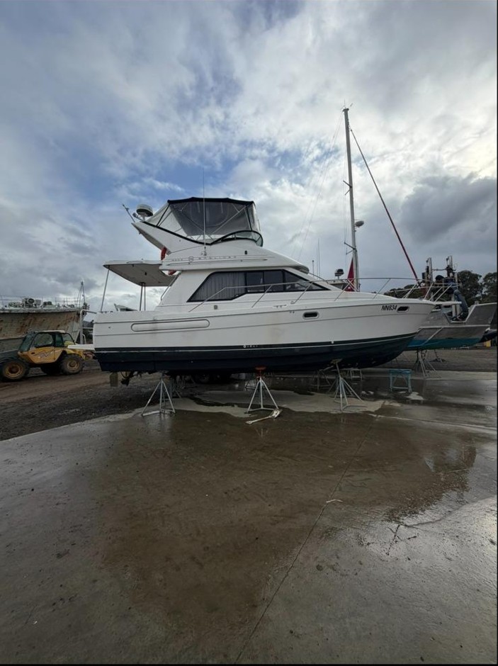 <p>1996 Bayliner 3388 Flybridge Cruiser</p>
