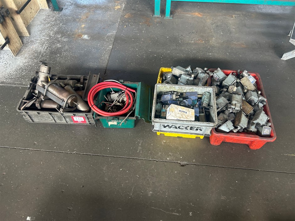 5x Tubs of Assorted Limit Switches & Grease Units