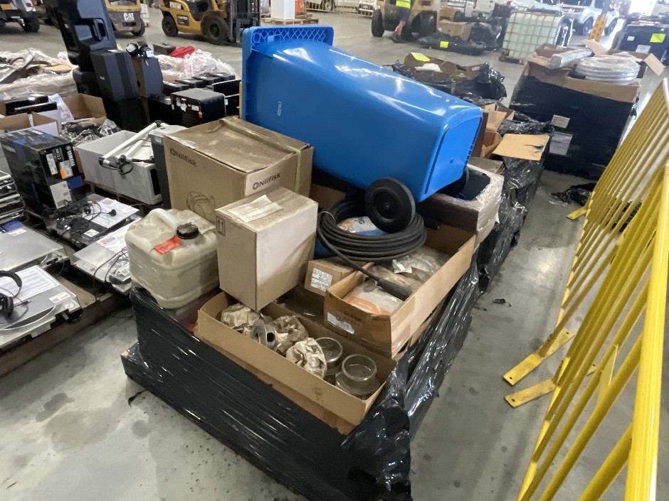<p>Pallet of Assorted Cleaning Supplies</p>