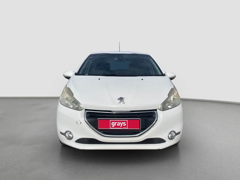 0002-23500394 · 2014 Peugeot 208 Allure Petrol