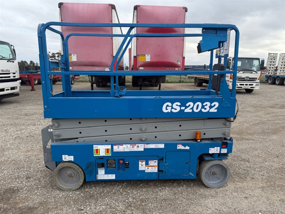 2012 Genie GS-2032 Scissor Lift.