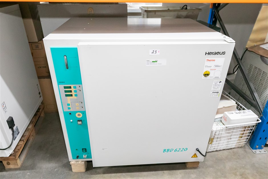 0023-5062895 · CO2 Humidity Incubator 220 Litre Temperature to 50C