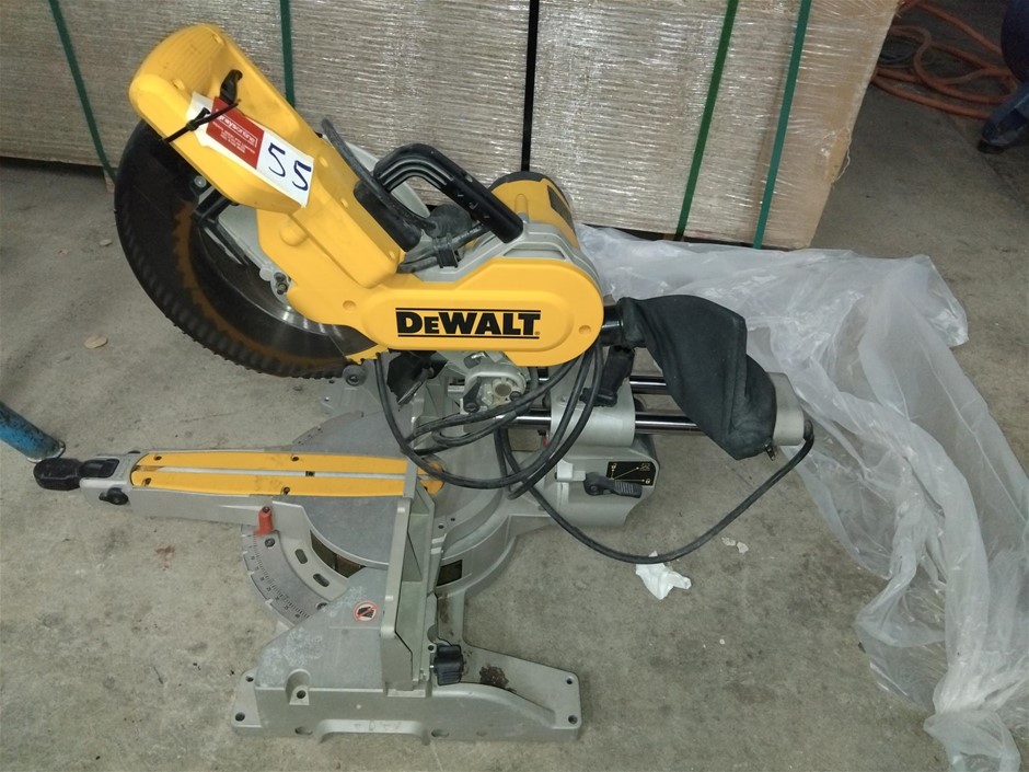 2014 DEWALT DW717-XE 10" Double Bevel Sliding Compound Miter Saw