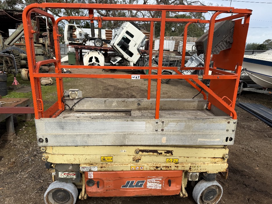 <p>JLG Scissor Lift 1930ES</p>