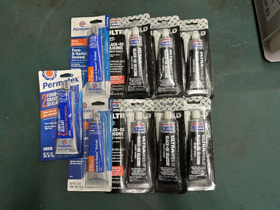 <p>Tub of Transmission Gasket Silicone - Permatex & Cyclo Brand</p>