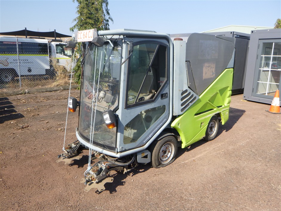 <p>Green Machine 636 Street Sweeper</p>