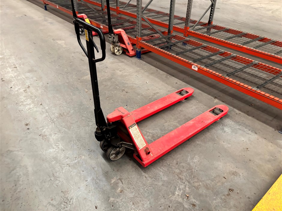 <b>Pallet Jack</b>