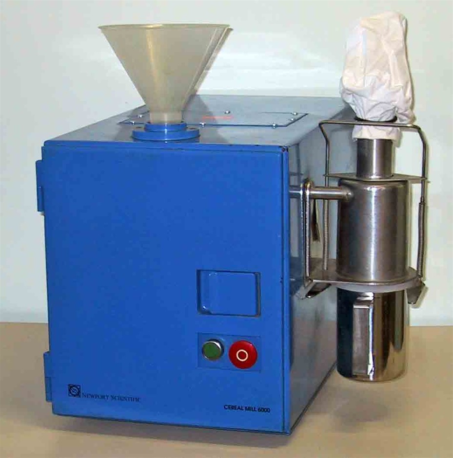 Hammer Mill with High Power Motor Grinding a Wide Range of Samples