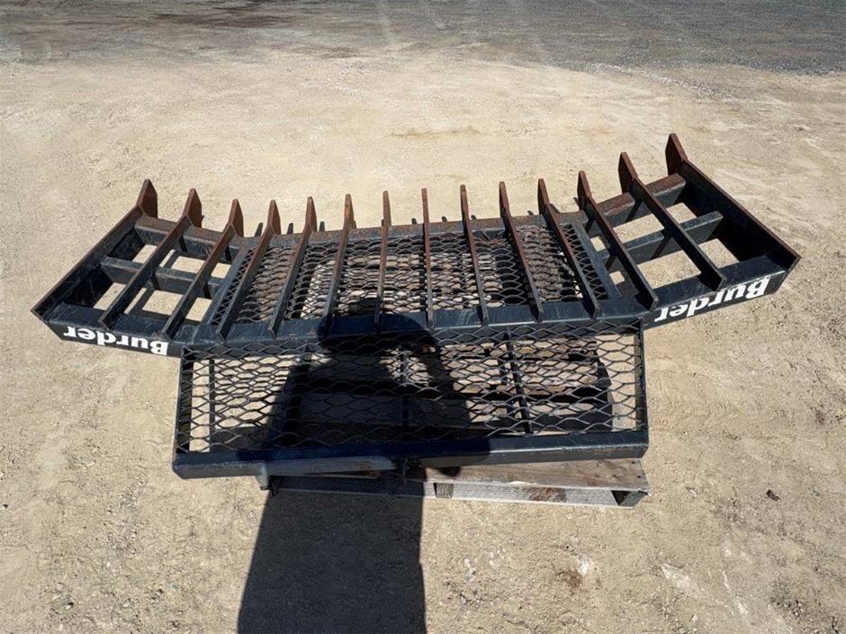 Burder 2.4m Stick Rake attachment
