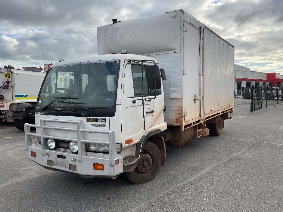 1998 UD MK 4x2 Curtainside Truck